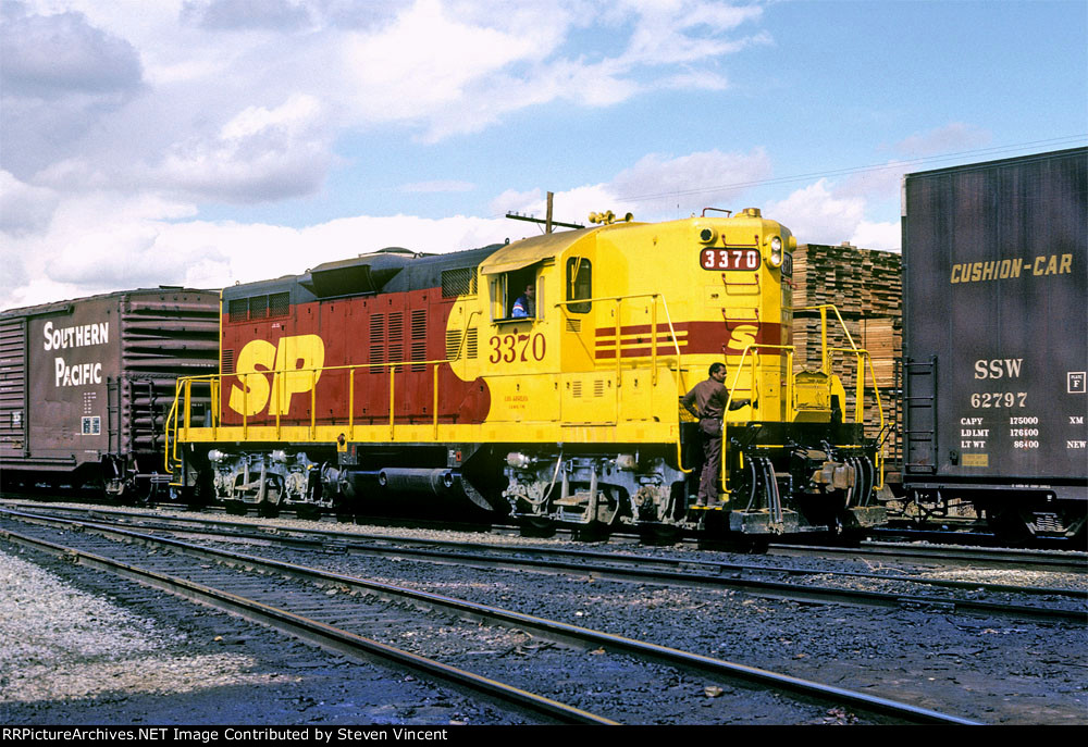 Southern Pacific Kodachrome GP9R #3370